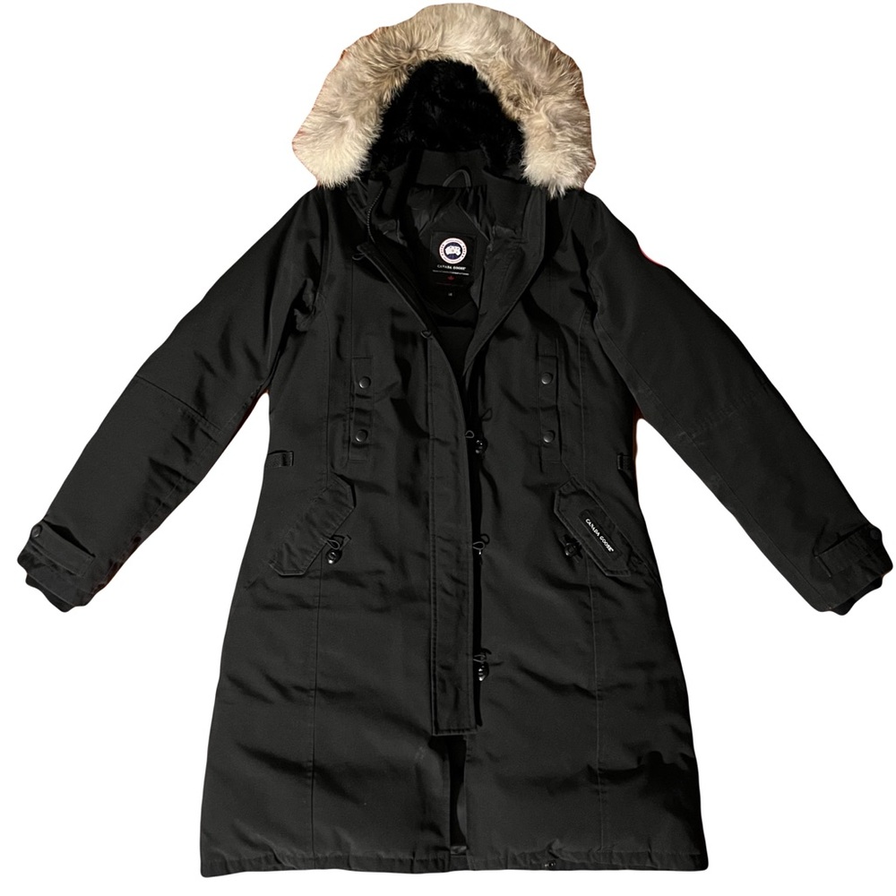 Canada Goose Kensington Slim Fit Parka in Black
